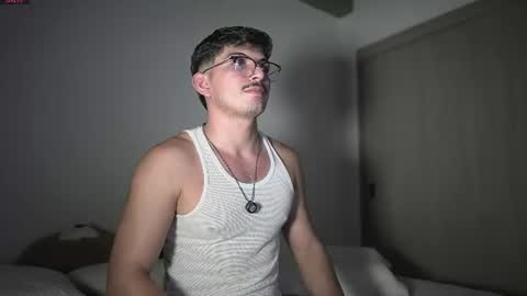 Snapshot of simoon_01 chatting on July 7, 2026, 4:04 am SIMOON online show from July 7, 2026, 4:04 am