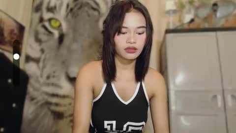 Snapshot of simple_lynx chatting on April 3, 2026, 1:42 pm L Y N online show from April 3, 2026, 1:42 pm