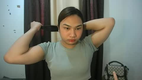 Snapshot of simply_francine chatting on June 17, 2026, 12:13 am simply francine online show from June 17, 2026, 12:13 am