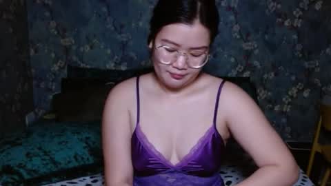 Snapshot of simply_niki chatting on June 3, 2026, 5:18 pm zia online show from June 3, 2026, 5:18 pm