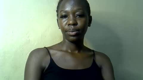simplyloy33 online show from June 11, 2026, 8:12 am