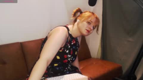 Snapshot of sinchip chatting on October 1, 2025, 3:07 pm Sunny online show from October 1, 2025, 3:07 pm