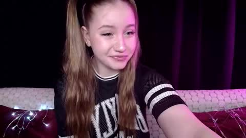 Snapshot of sindiwatsoon chatting on December 9, 2024, 3:00 pm Sindi online show from December 9, 2024, 3:00 pm