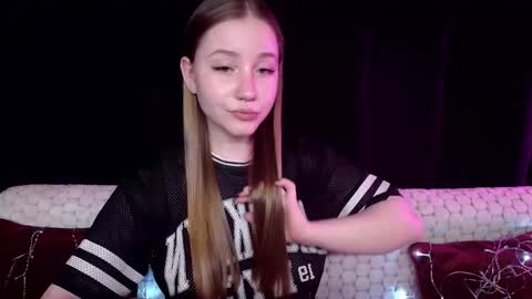 Snapshot of sindiwatsoon chatting on December 13, 2024, 5:54 pm Sindi online show from December 13, 2024, 5:54 pm