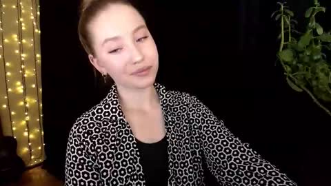 Snapshot of sindiwatsoon chatting on October 29, 2025, 12:29 pm Sindi online show from October 29, 2025, 12:29 pm