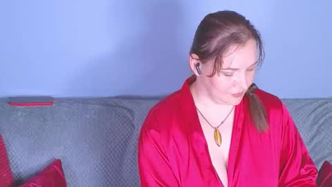 Snapshot of sinful_helena chatting on June 1, 2026, 3:52 am sinful_helena online show from June 1, 2026, 3:52 am
