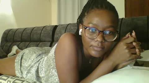 Snapshot of sinful_shadow chatting on July 16, 2026, 1:33 am sinful_shadow online show from July 16, 2026, 1:33 am