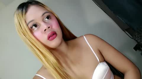 sinfulrose_ online show from April 26, 2026, 9:56 pm