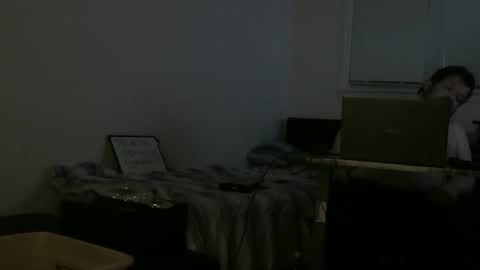 Snapshot of singledude_69 chatting on December 8, 2024, 9:57 am SingleDude 69 online show from December 8, 2024, 9:57 am