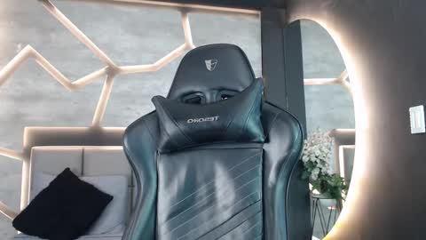 SinLickerr online show from February 26, 2026, 7:35 pm