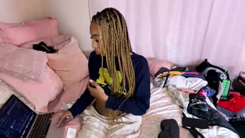 Snapshot of sinn3er chatting on January 18, 2026, 6:06 am sinn3er online show from January 18, 2026, 6:06 am