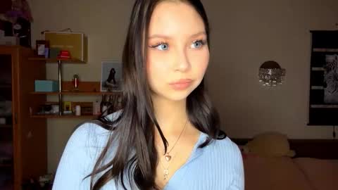 Emma online show from November 25, 2025, 11:54 am