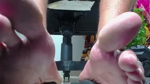 only foot                         worshipers here online show from January 17, 2025, 1:36 am