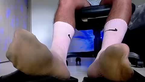 only foot                         worshipers here online show from September 19, 2025, 8:42 pm