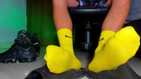 only foot                         worshipers here online show from April 29, 2026, 5:11 am