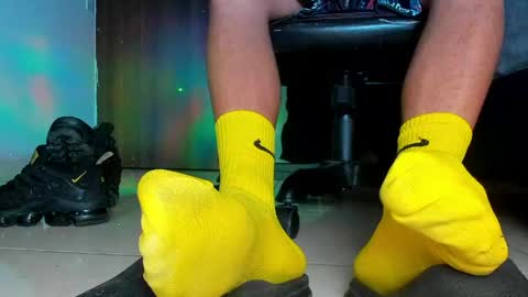 only foot                         worshipers here online show from May 1, 2026, 6:40 am