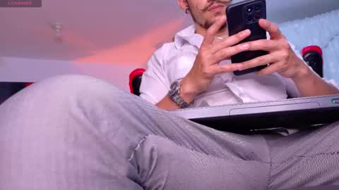 William independent models online show from March 20, 2026, 9:19 pm