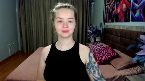 SirenaBloom online show from May 8, 2026, 4:18 am