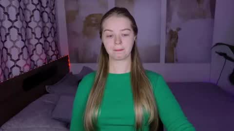SirenaBloom online show from July 18, 2026, 5:22 am