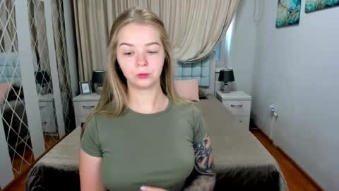 SirenaBloom online show from July 22, 2026, 4:26 am