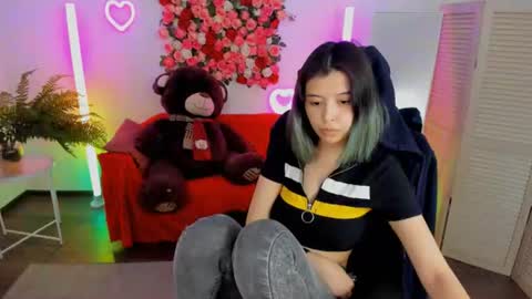Snapshot of sirenmystique chatting on June 15, 2026, 10:17 am Si online show from June 15, 2026, 10:17 am