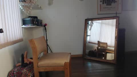 siriss_boyrag online show from September 19, 2025, 4:18 pm