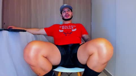 Snapshot of sirs_papi chatting on April 1, 2026, 4:35 am Call me papi online show from April 1, 2026, 4:35 am