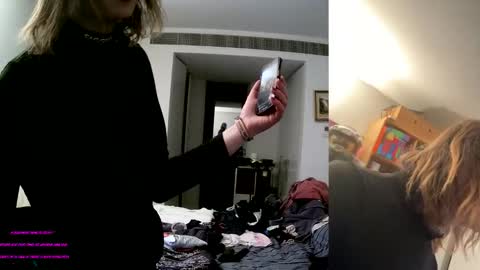 Snapshot of sissycdmish chatting on October 9, 2025, 4:38 pm SissyCDMish online show from October 9, 2025, 4:38 pm