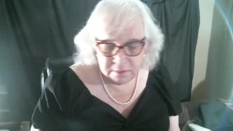 Snapshot of sissydianetx chatting on December 26, 2024, 12:25 am Sissy Diane online show from December 26, 2024, 12:25 am