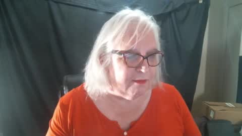 Snapshot of sissydianetx chatting on January 14, 2025, 12:33 am Sissy Diane online show from January 14, 2025, 12:33 am