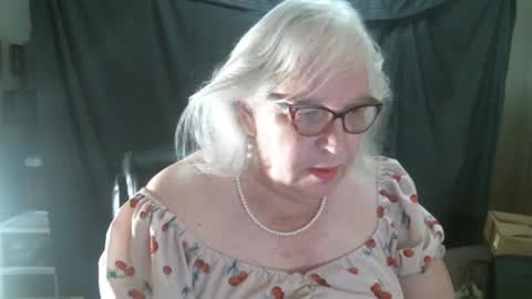 Snapshot of sissydianetx chatting on February 15, 2025, 2:00 pm Sissy Diane online show from February 15, 2025, 2:00 pm