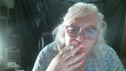 Snapshot of sissydianetx chatting on November 6, 2025, 12:33 am Sissy Diane online show from November 6, 2025, 12:33 am