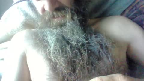 sitonmybeardxxx online show from May 25, 2026, 12:55 pm