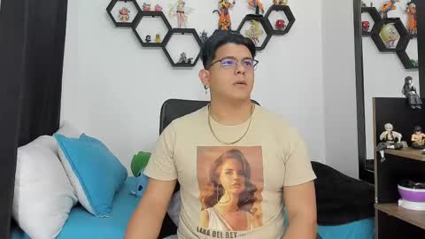 Snapshot of siul_bigcock chatting on February 15, 2025, 1:21 am Siul Thompson online show from February 15, 2025, 1:21 am