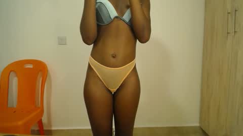 Snapshot of sizzly_ass chatting on May 3, 2026, 2:56 pm sizzly_ass online show from May 3, 2026, 2:56 pm