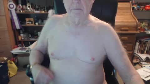 Snapshot of sjbottomboi chatting on July 17, 2026, 3:39 pm sjbottomboi online show from July 17, 2026, 3:39 pm