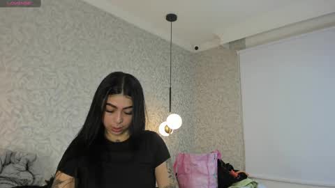 Snapshot of skailyn_angels chatting on October 30, 2025, 6:08 pm SKAILYN ANGELS online show from October 30, 2025, 6:08 pm