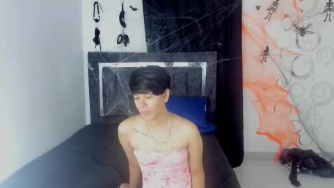 Skarleth online show from October 31, 2025, 12:17 pm