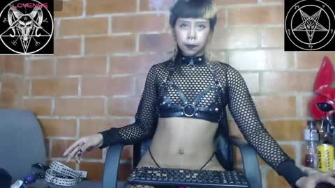 Snapshot of skarleth_miaw chatting on January 27, 2025, 10:16 pm Punkat 3 online show from January 27, 2025, 10:16 pm