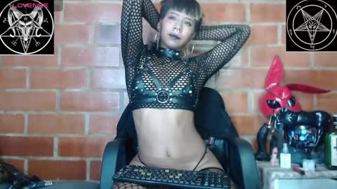 Snapshot of skarleth_miaw chatting on January 28, 2025, 10:56 pm Punkat 3 online show from January 28, 2025, 10:56 pm