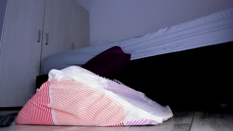 Skarlet online show from September 13, 2025, 3:39 am