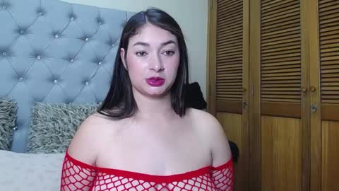 skarlett_36 online show from May 4, 2026, 2:46 pm