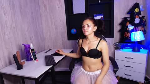 Snapshot of skarlettary chatting on October 19, 2025, 4:13 am SKARLETT online show from October 19, 2025, 4:13 am