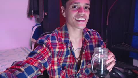 Snapshot of skateboy444 chatting on January 15, 2025, 2:06 am king online show from January 15, 2025, 2:06 am