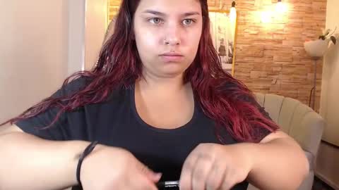 Snapshot of skeler_lovd_b chatting on February 18, 2025, 12:49 pm Skarlet online show from February 18, 2025, 12:49 pm
