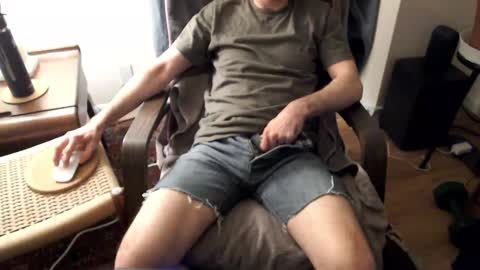 Snapshot of skibumz chatting on December 1, 2024, 11:58 pm Skibumz online show from December 1, 2024, 11:58 pm