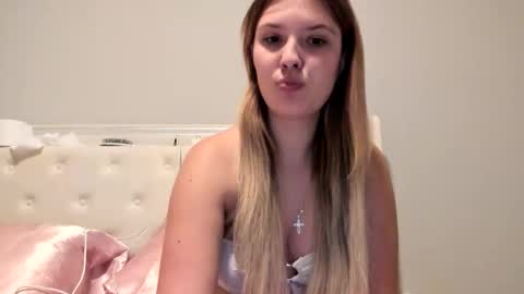 Snapshot of skiimaskabby chatting on September 23, 2025, 4:15 am skiimaskabby online show from September 23, 2025, 4:15 am