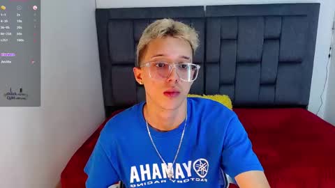 Snapshot of skinny_bigcock20 chatting on November 6, 2025, 8:21 pm skinny_bigcock20 online show from November 6, 2025, 8:21 pm