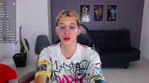 Snapshot of skinny_bigcock20 chatting on November 22, 2025, 8:52 pm skinny_bigcock20 online show from November 22, 2025, 8:52 pm