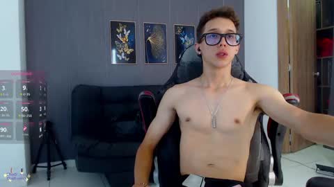 Snapshot of skinny_bigcock20 chatting on May 14, 2026, 5:42 pm skinny_bigcock20 online show from May 14, 2026, 5:42 pm